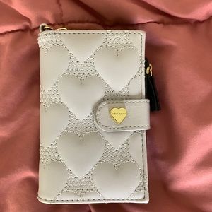 thrifted heart wallet